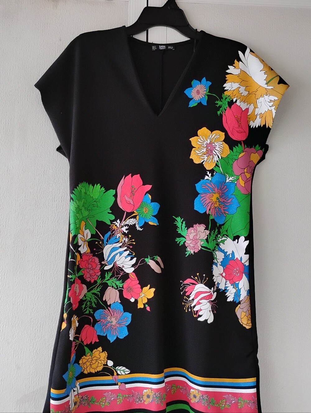 Zara Black Floral V-Neck Women's Dress- Vibrant Multicolor Print